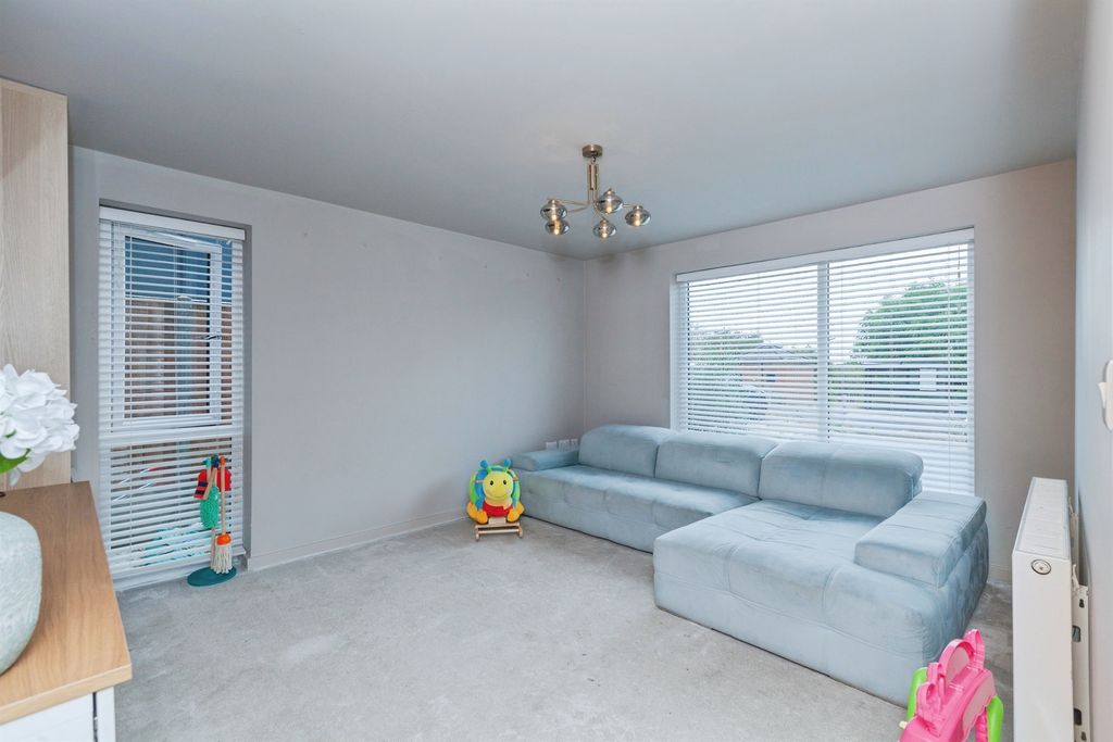 Property photo 2 of 23