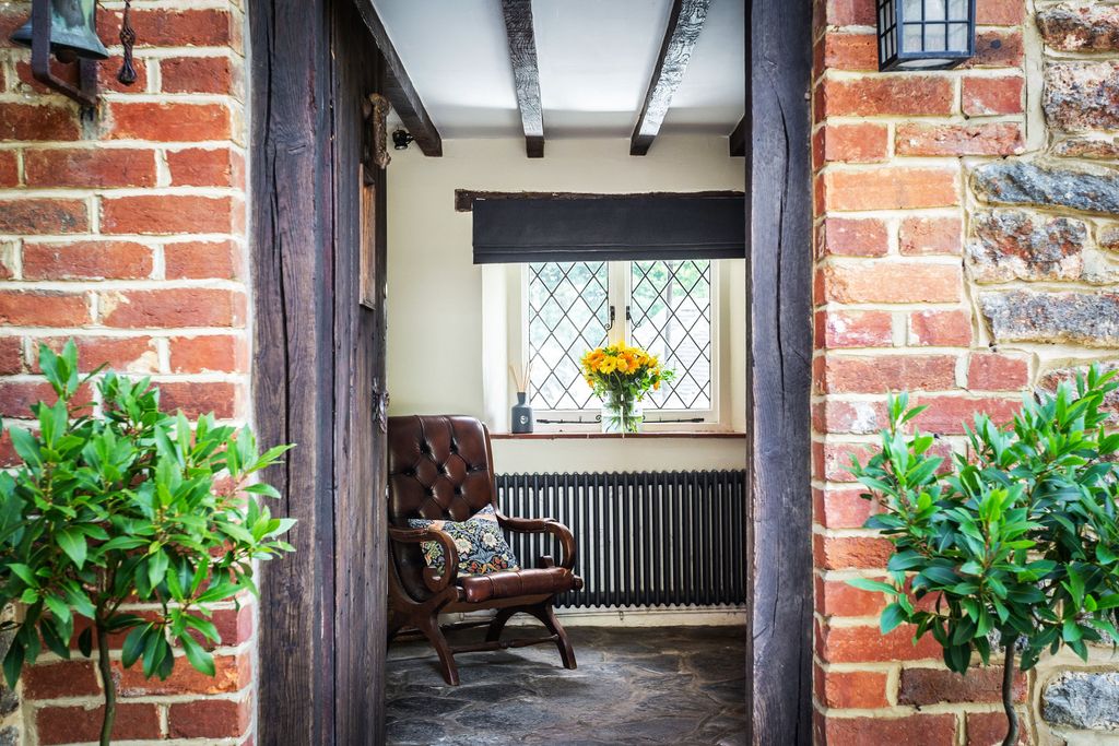 Property photo 3 of 64 House. Partnership