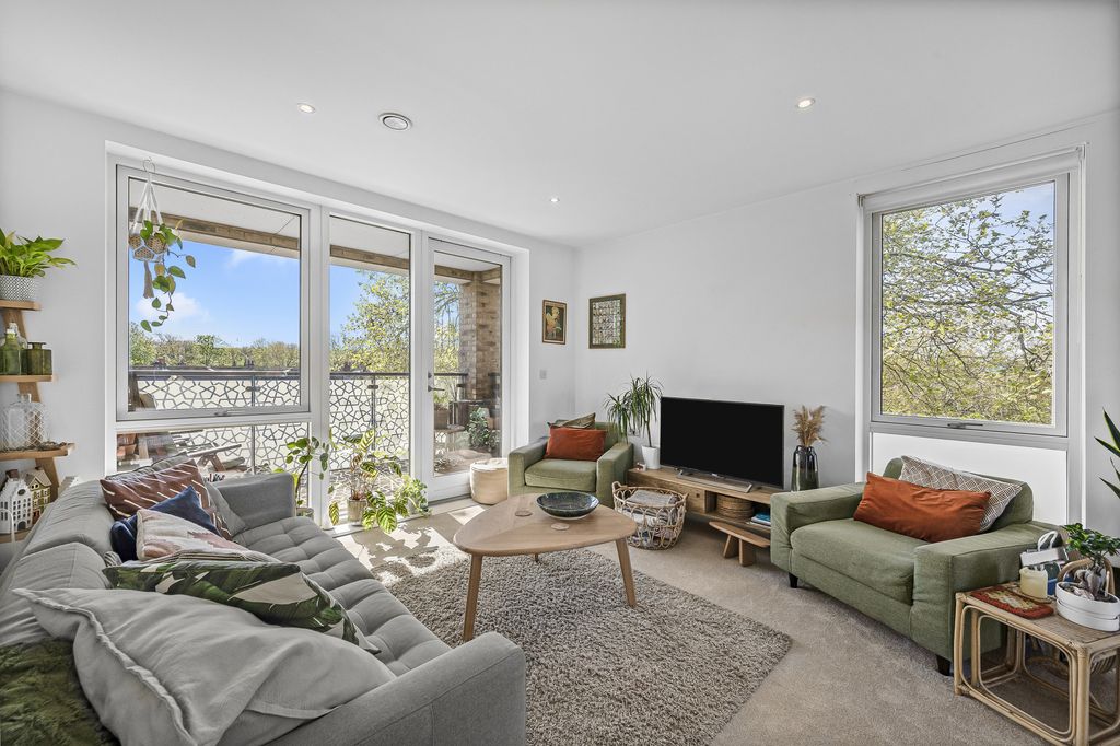 Property photo 2 of 9