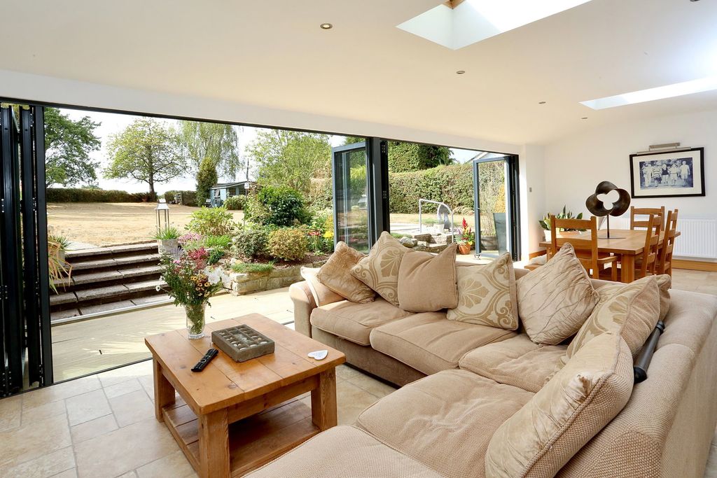 Property photo 3 of 71