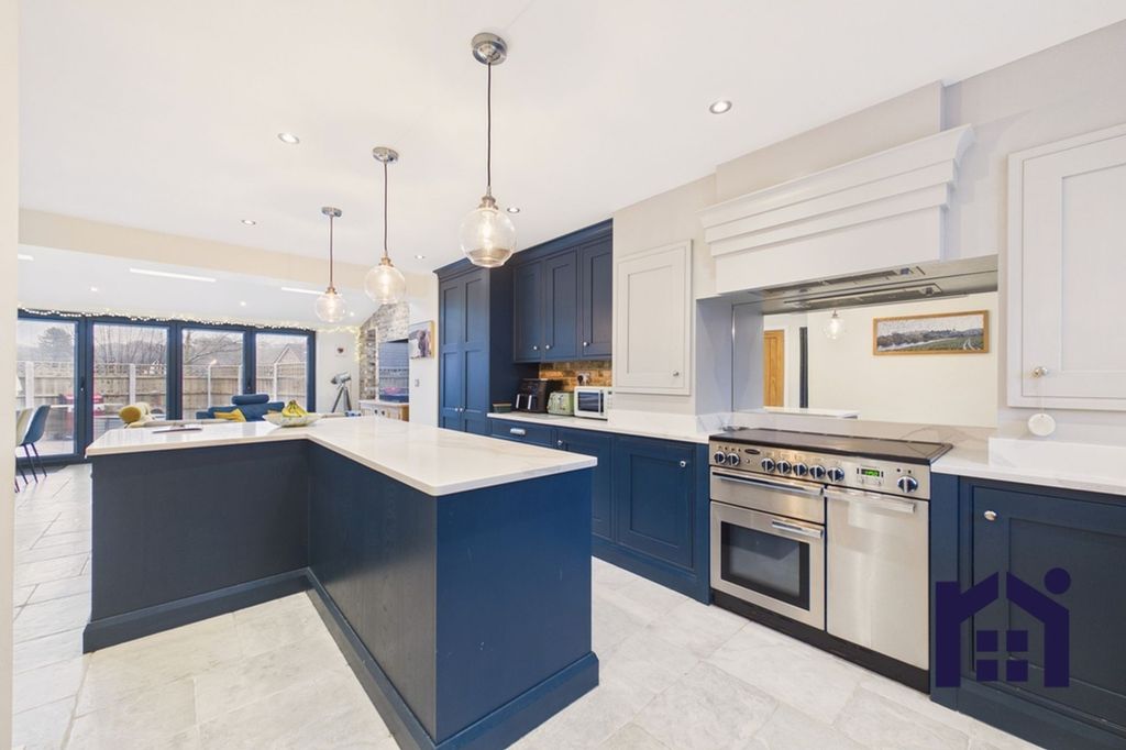 Property photo 2 of 26 Kitchen