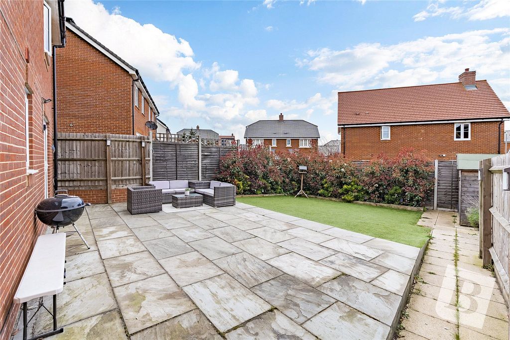 Property photo 2 of 15 Picture No. 27