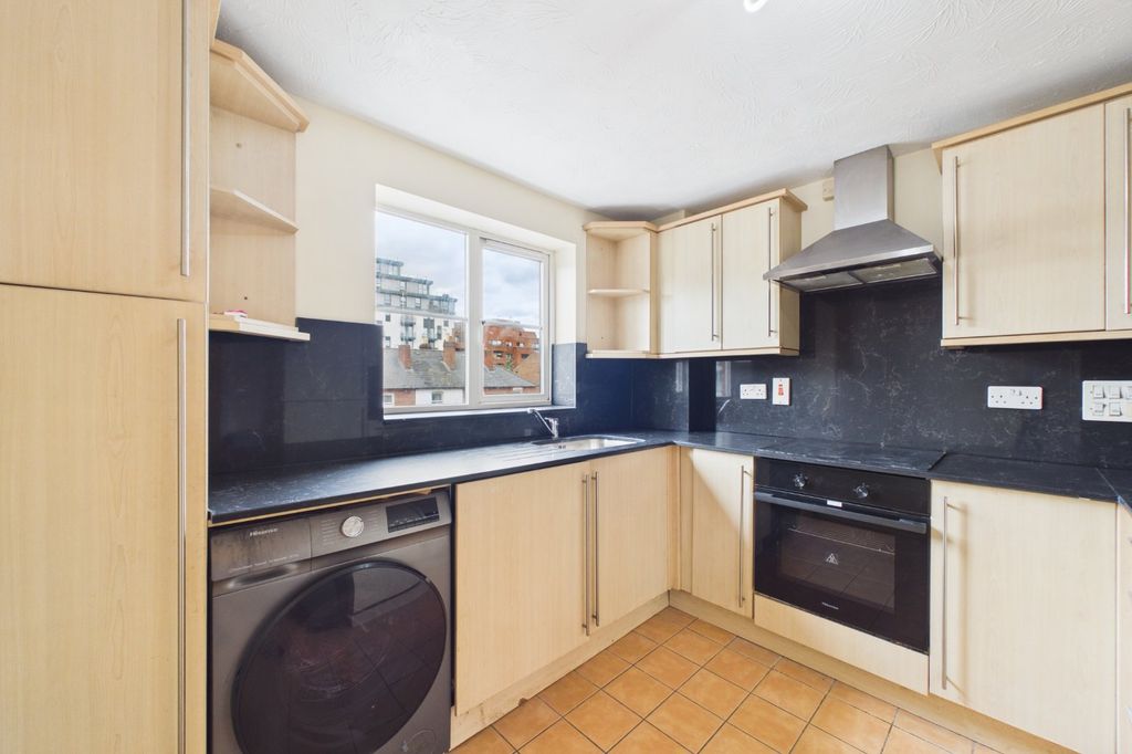 Property photo 3 of 11 Picture No. 12