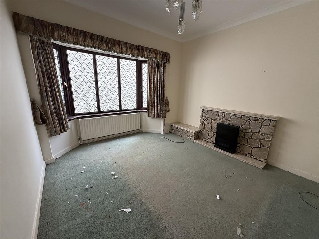 Property photo 3 of 15 Living Room