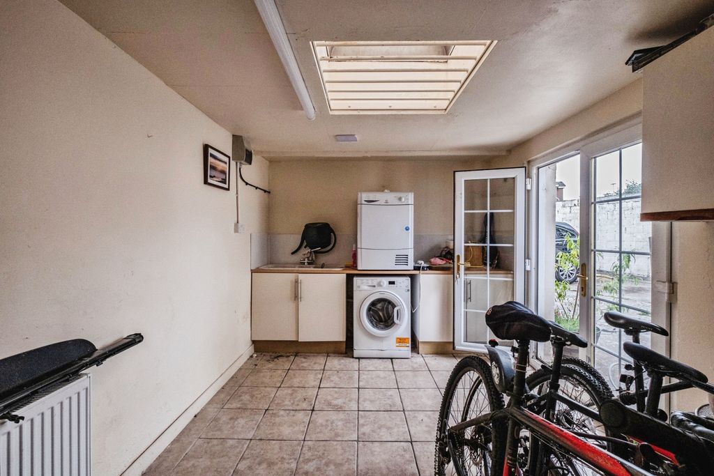 Property photo 3 of 15 Utility Room