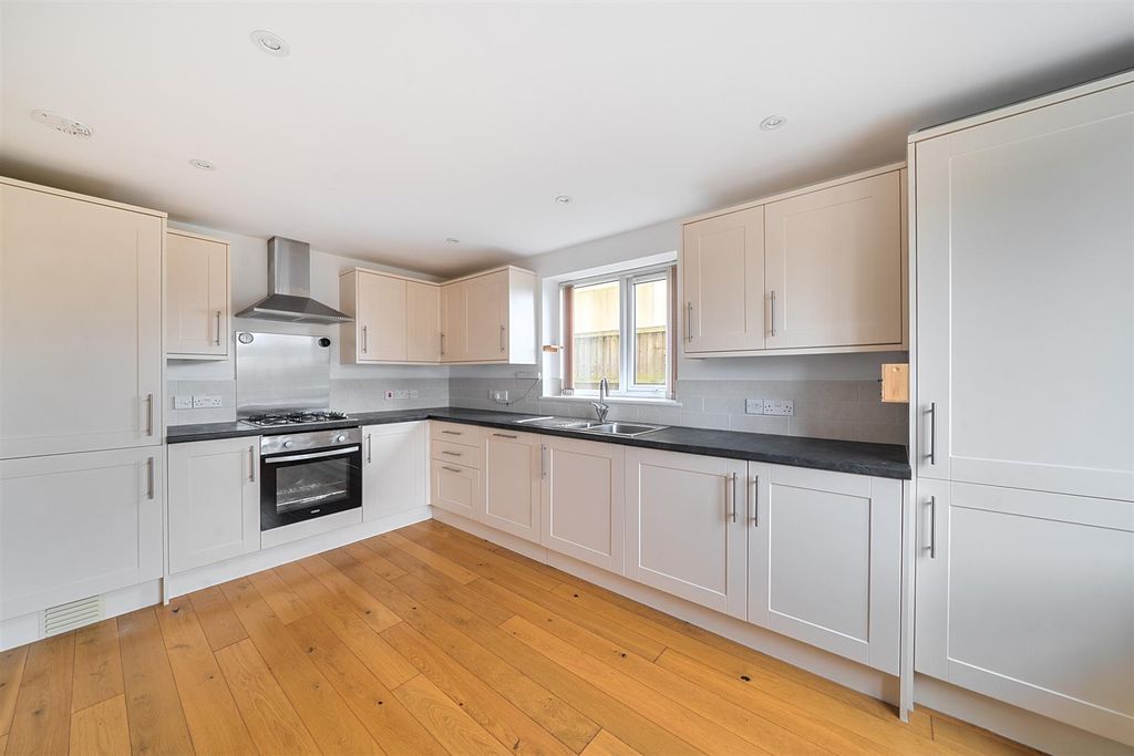 Property photo 2 of 16 Kitchen Diner