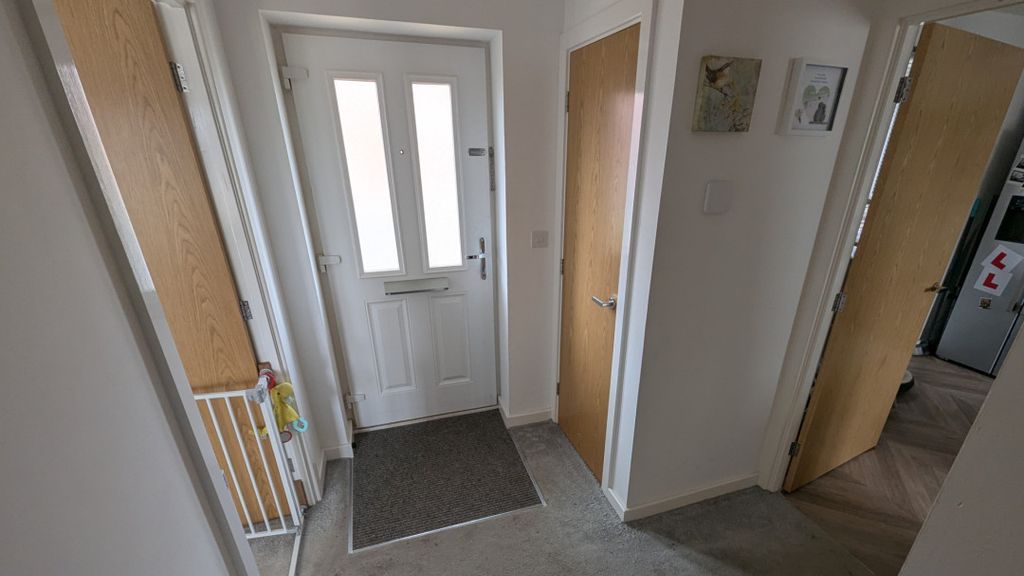 Property photo 2 of 21