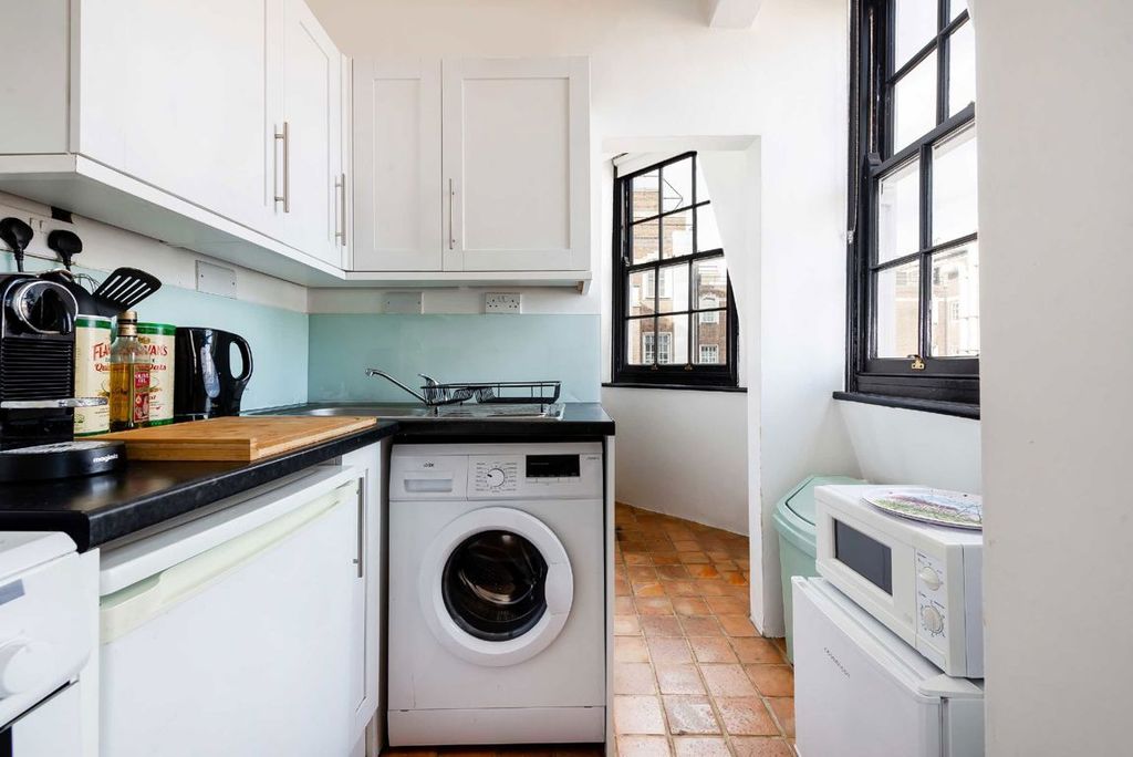 Property photo 3 of 6