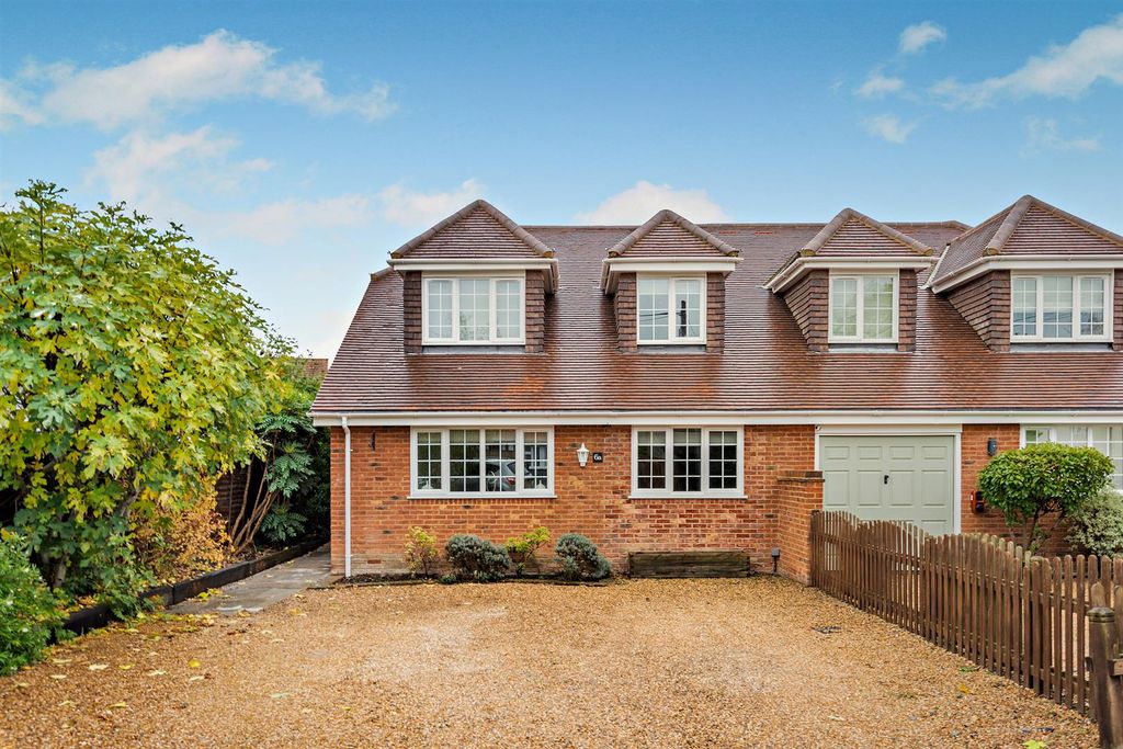 Property photo 1 of 23 8668162-Exterior03-800.Jpg