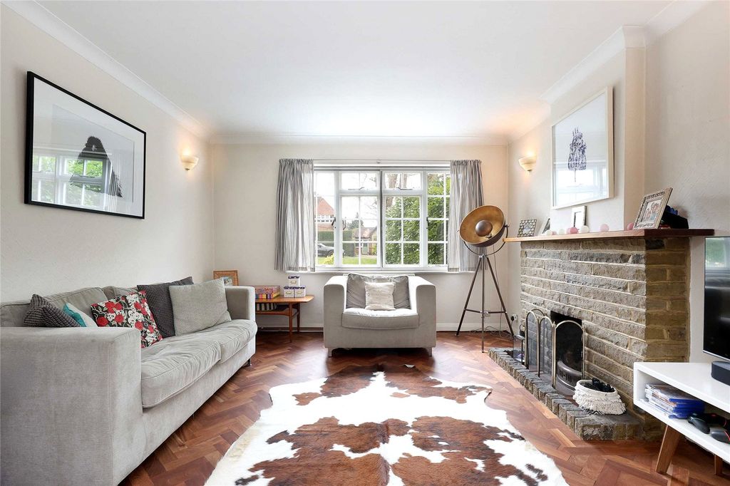 Property photo 2 of 14 Family/Dining Room