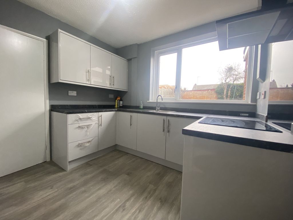 Property photo 3 of 17 Photo 12