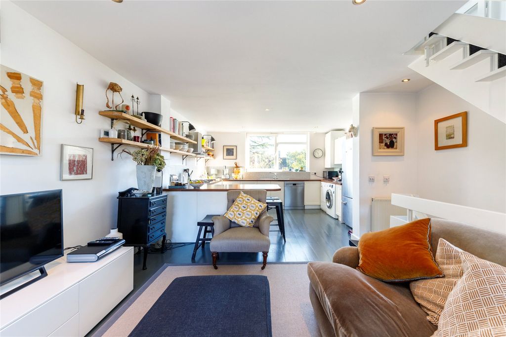 Property photo 3 of 14 Picture No. 16