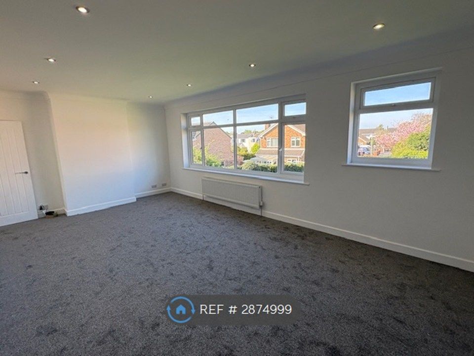 Property photo 3 of 15 Living / Dining Room