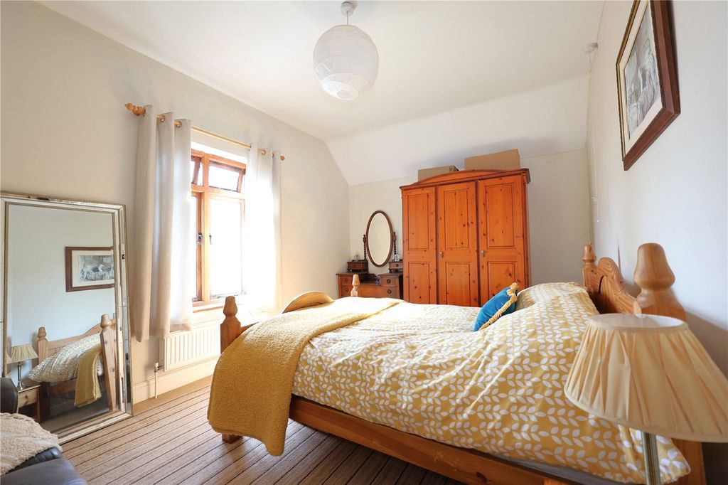 Property photo 3 of 35 Picture No. 18