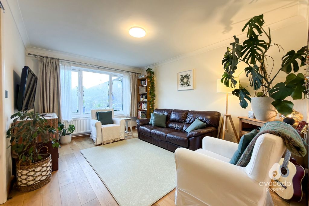 Property photo 3 of 17 4683296