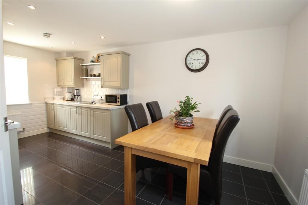 Property photo 2 of 17 Dining Room