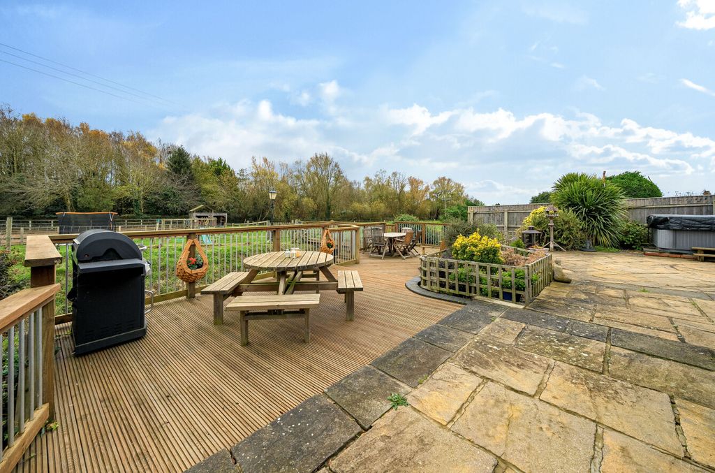 Property photo 2 of 26