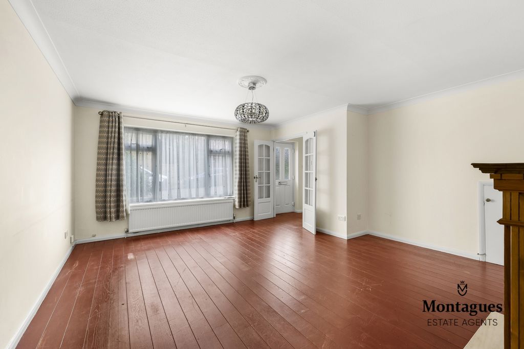 Property photo 2 of 28 Photo 11