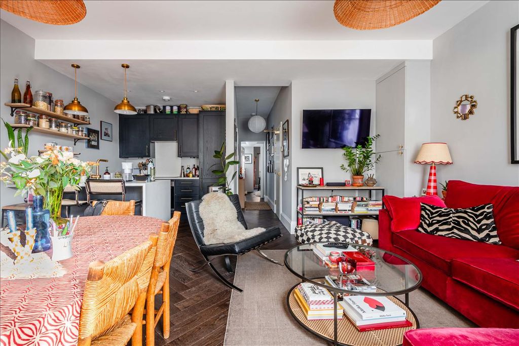 Property photo 2 of 21