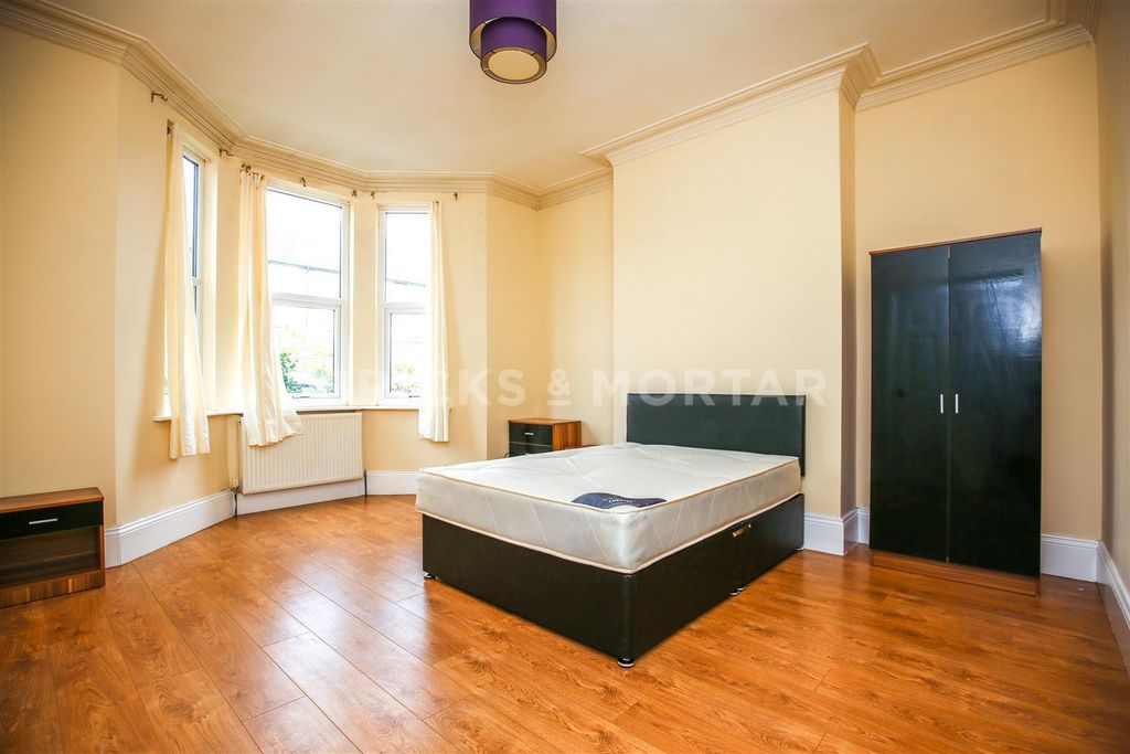 Property photo 3 of 6 9Oqypbphyeyxmcu7Hgjbag.Jpg