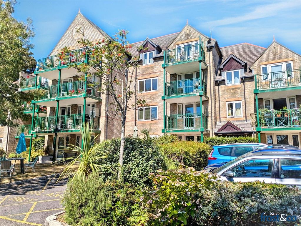 Property photo 1 of 8 Parkland Court