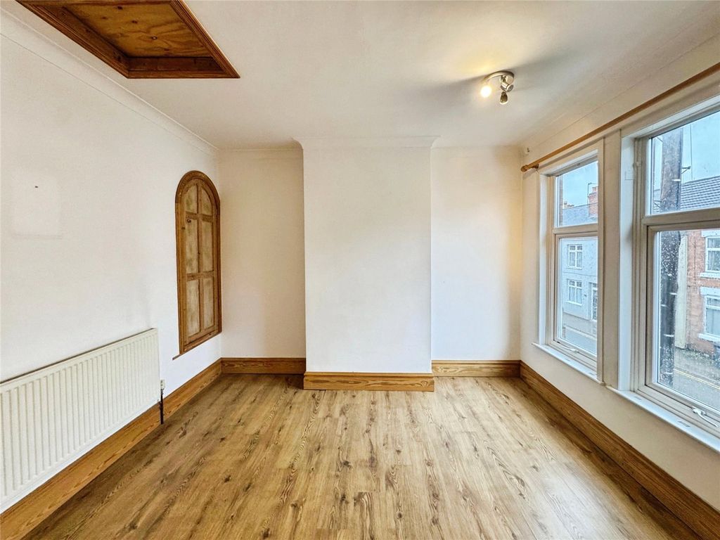Property photo 2 of 24 Picture No. 70