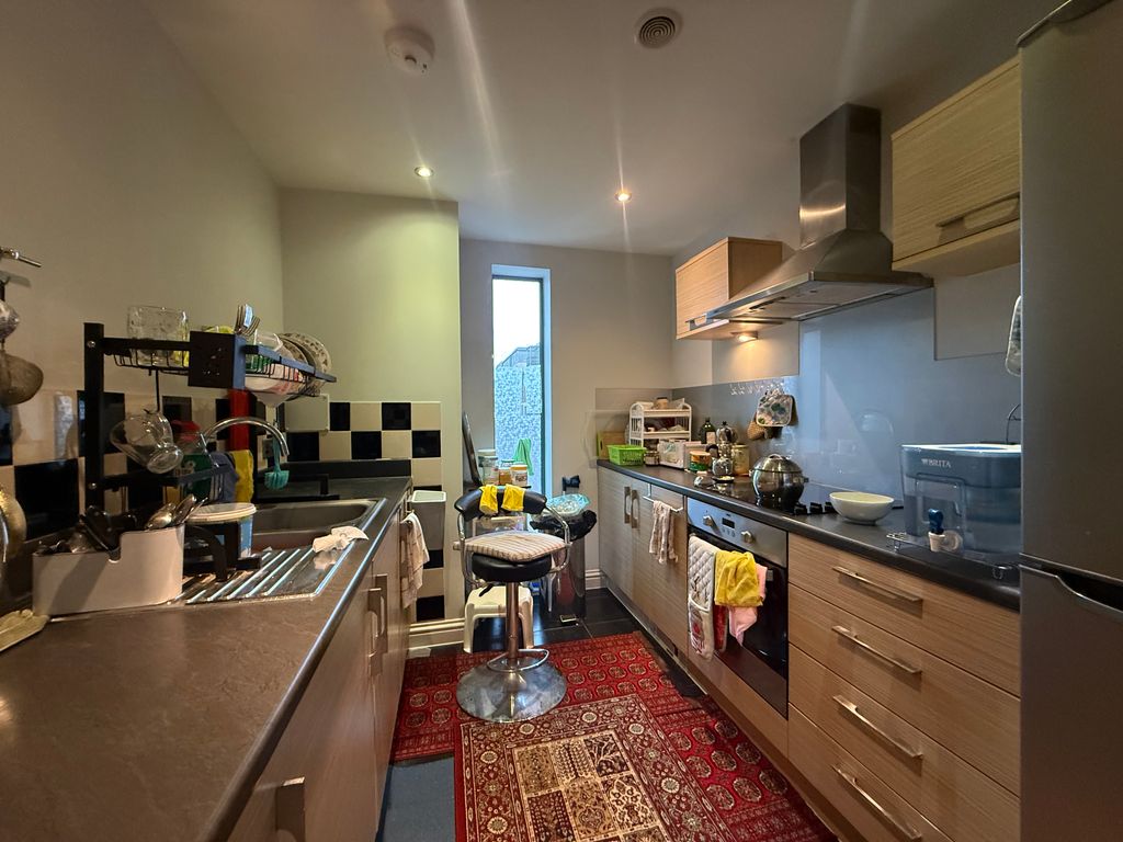 Property photo 2 of 9 Kitchen