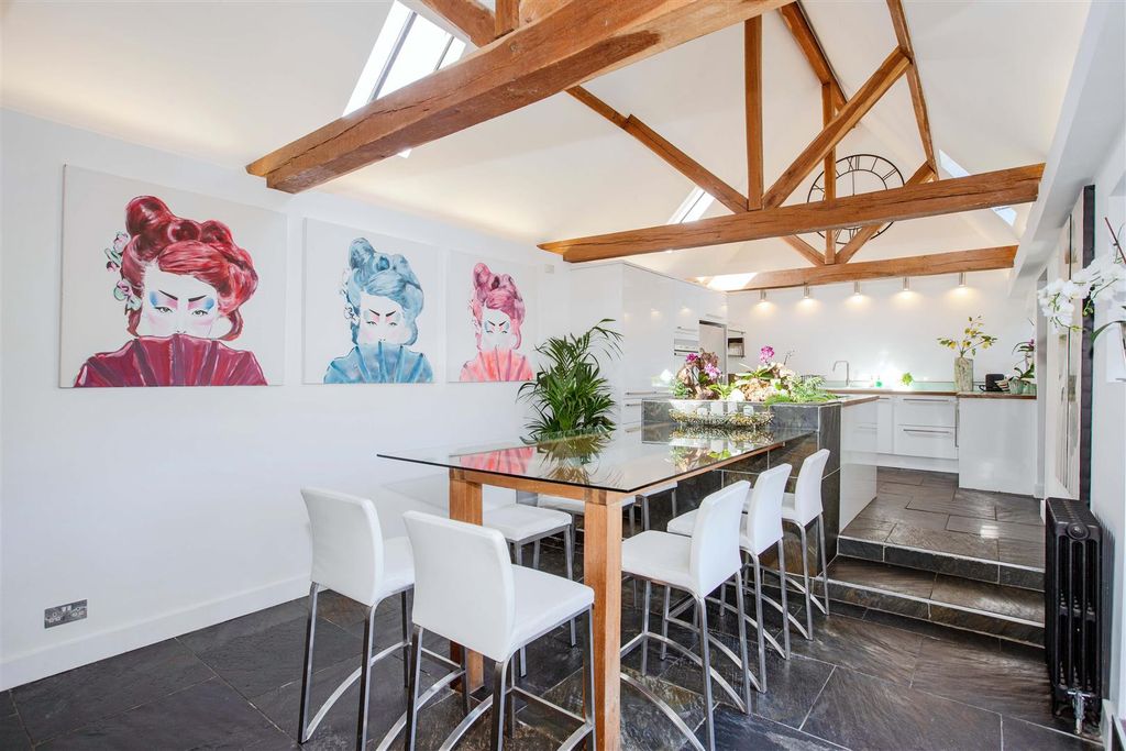 Property photo 3 of 32 Ashacre Lane_33.Jpg