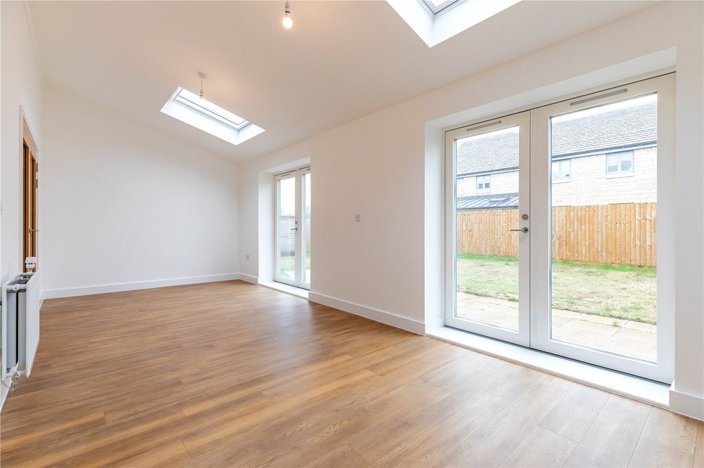 Property photo 3 of 27 Picture No. 28