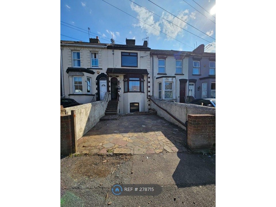 Property photo 1 of 17 Gillingham House