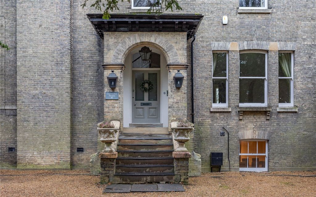 Property photo 2 of 31 Exterior