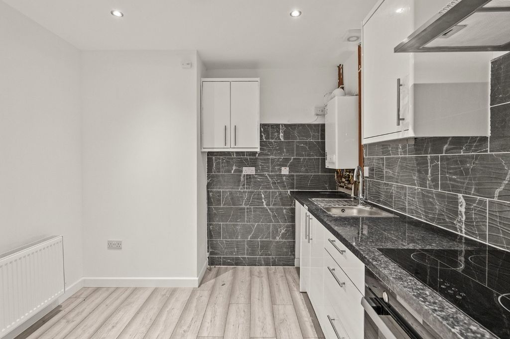 Additional image 5 of 2 bed flat to rentWoodburn Drive, Alloa FK10