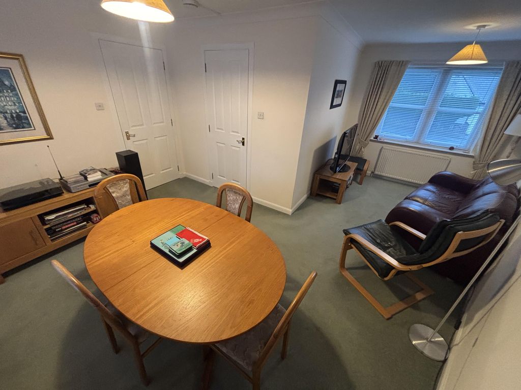 Property photo 2 of 8