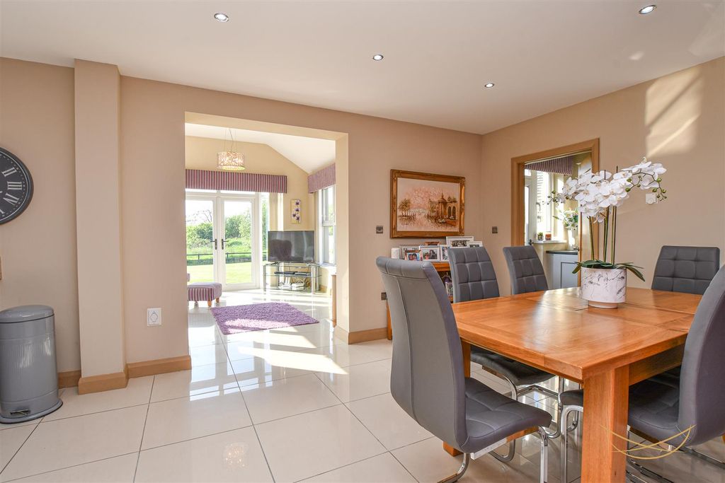 Additional image 20 of 4 bed detached house for saleKingsmoss Road, Newtownabbey BT36