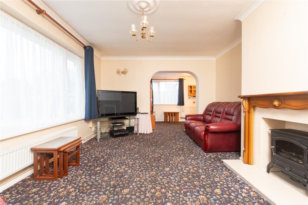 Property photo 1 of 12 Lounge
