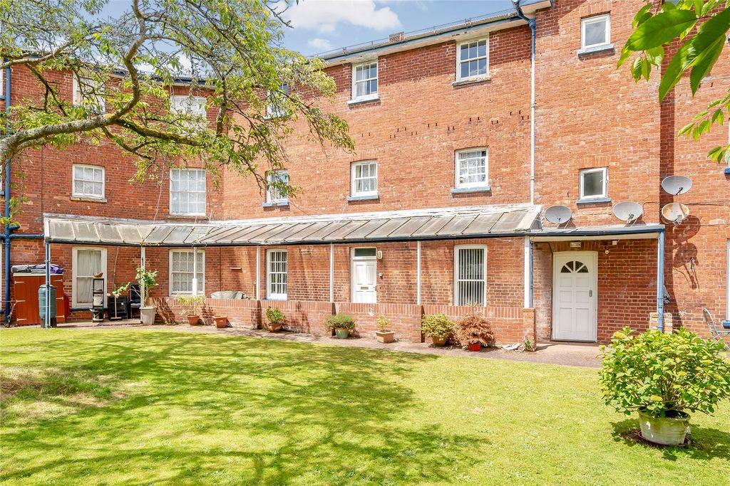 Property photo 3 of 17 3 - Picture No. 03