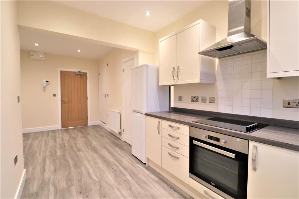 Property photo 3 of 6 Img_5040