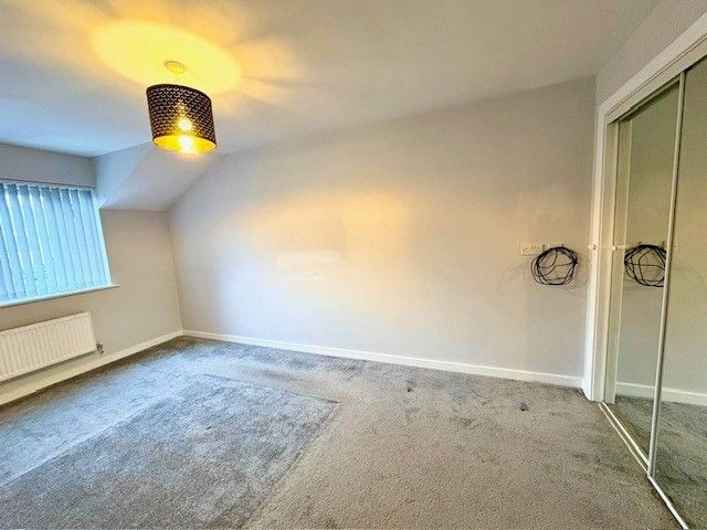 Property photo 3 of 8 Master Bedroom