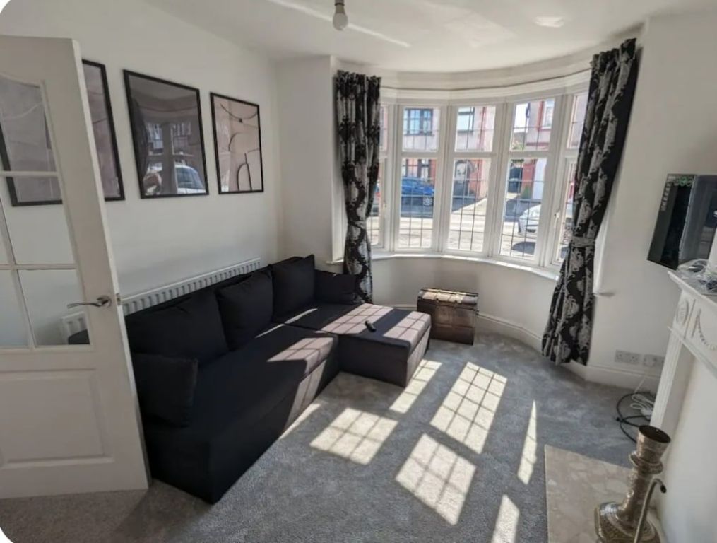 Property photo 2 of 9