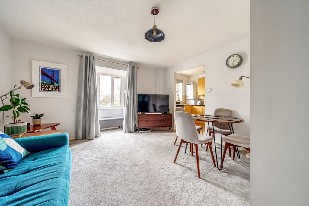 Property photo 2 of 7 936444 (2)