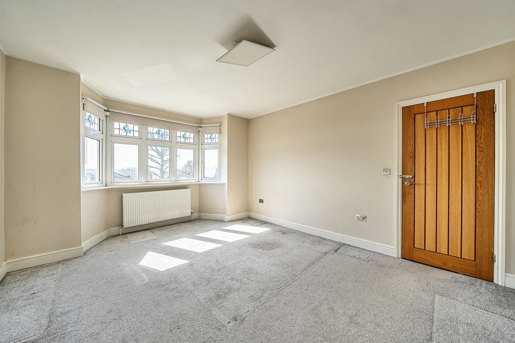 Property photo 3 of 19 1435781-20-69c535...