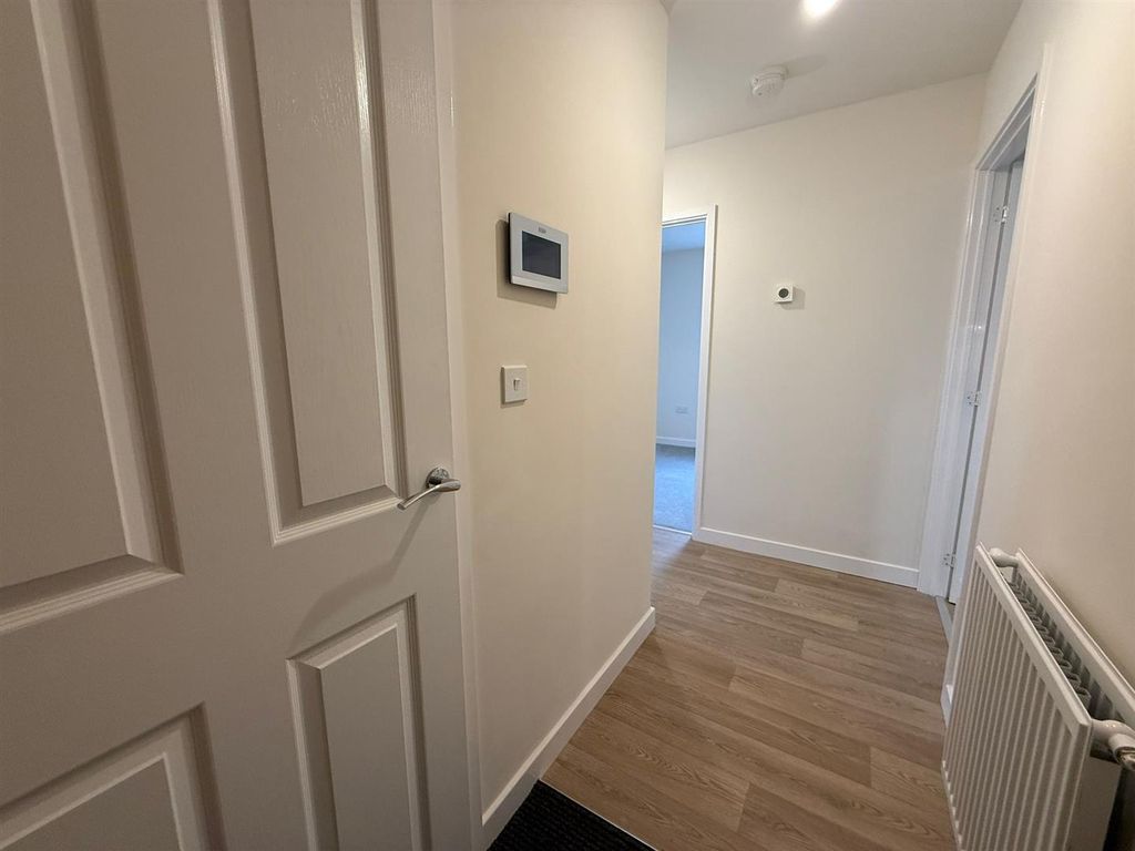 Property photo 3 of 15 2d665615-5d37-4672-9884-909938F032Ea.Jpg