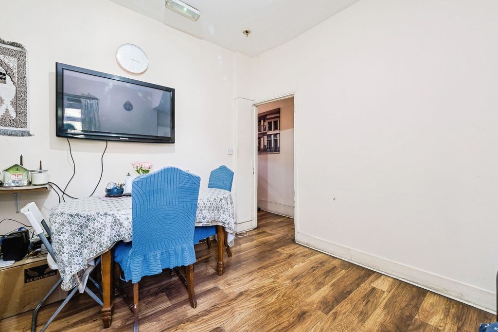 Property photo 3 of 16 Pbox-Img.Jpg