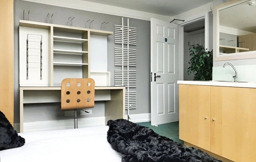 Property photo 2 of 11 Picture No. 14