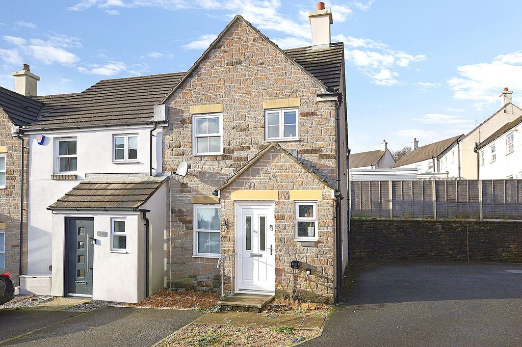 Property photo 1 of 8 1 - Front