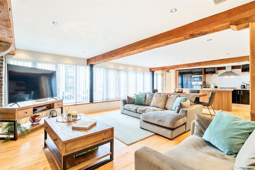 Additional image 4 of 2 bed flat for saleAnchor Terrace, Quay Hill, Penryn TR10
