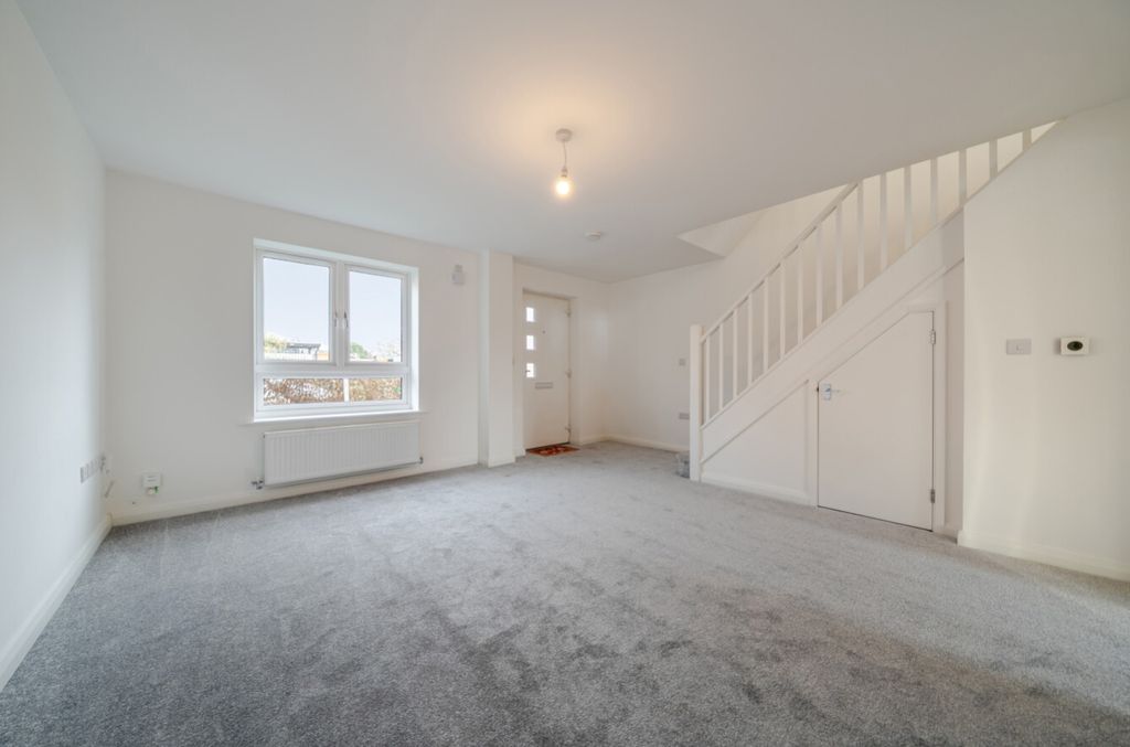 Property photo 2 of 10 1393010-2-69400230B4Fce