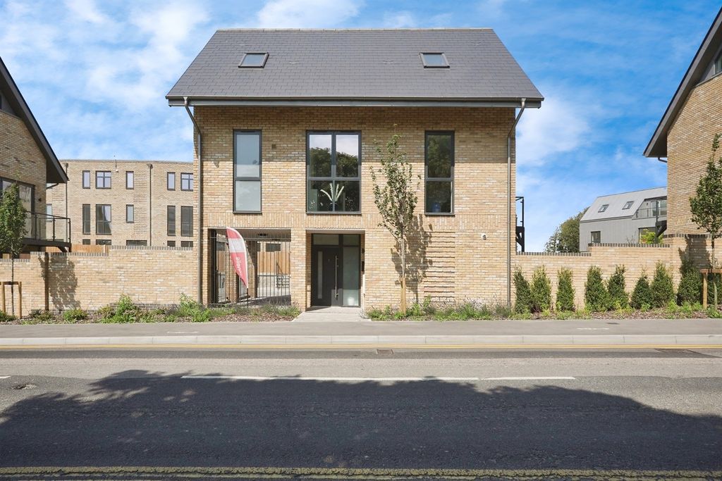 Property photo 1 of 17