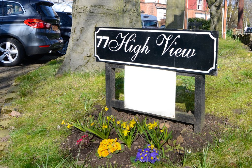Property photo 2 of 11 22_Signage