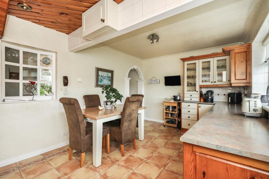 Property photo 2 of 22 Kitchen
